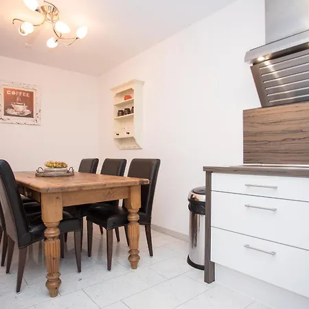 Welcome In - 10-h Im Zentrum Mit Balkon, Kostenlose Parkplaetze Lejlighed
